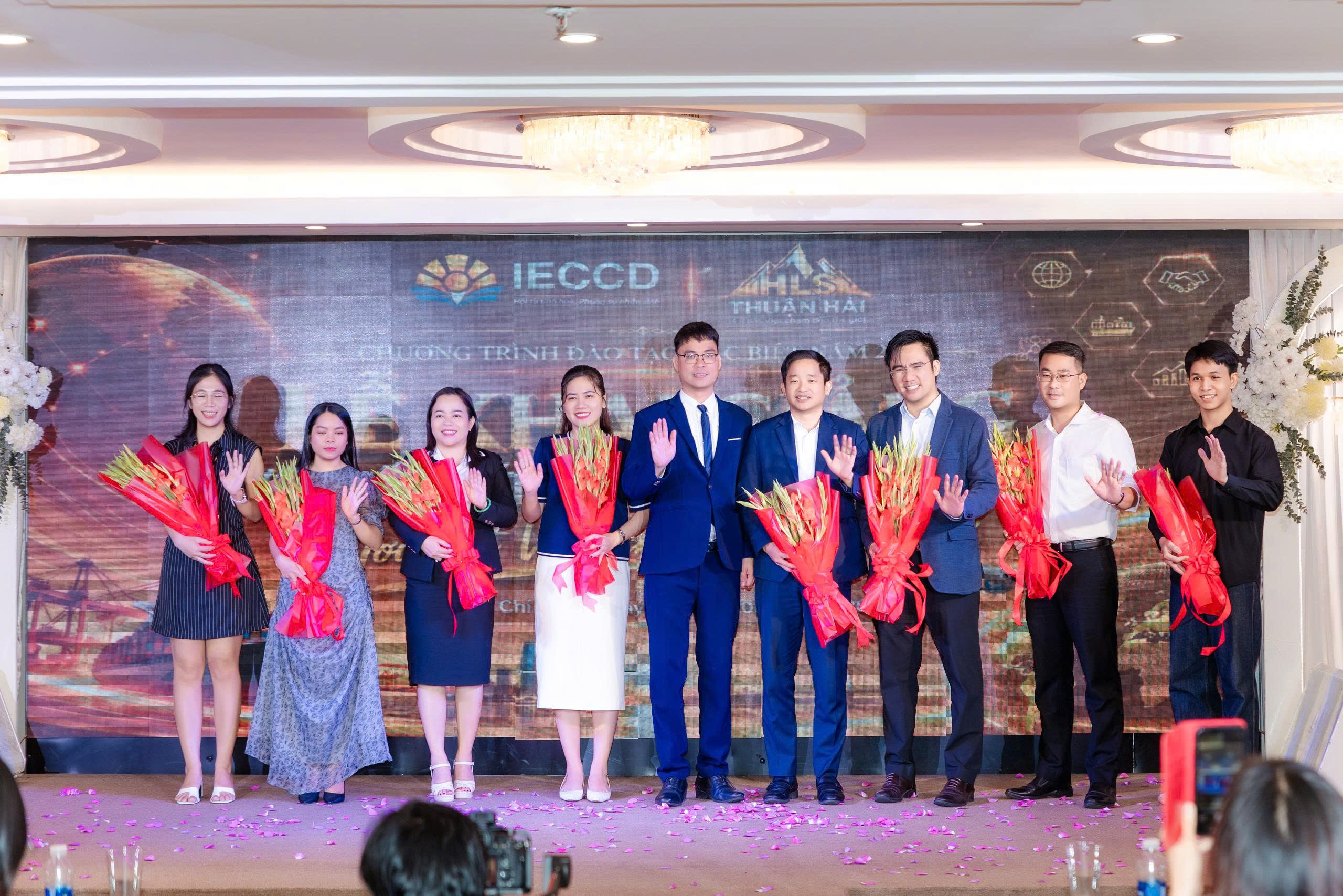 Đoàn đại biểu IECCD & HSRC tham dự chương trình.